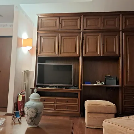 Roses House